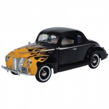 MotorMax 1:18 1940 Ford Deluxe Model Araba 